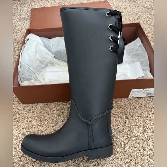 Coach women’s rain boots new with box in black size 7 - Picture 1 of 3